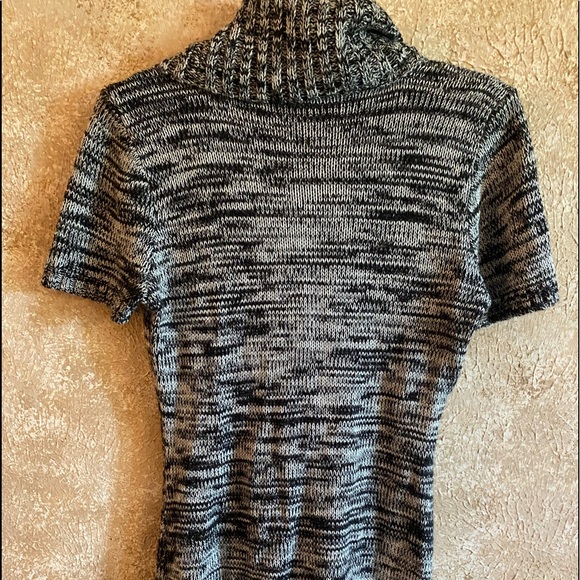 Black and White Textured Sweater - Picture 2 of 6